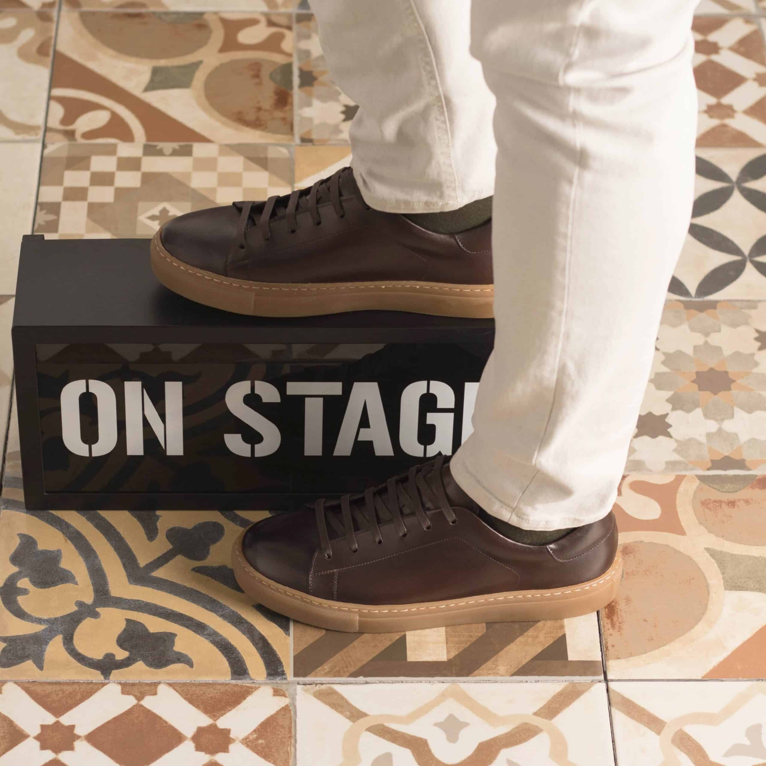 Sneaker en cuir homme fait main, vue principale – Maison Le Duc